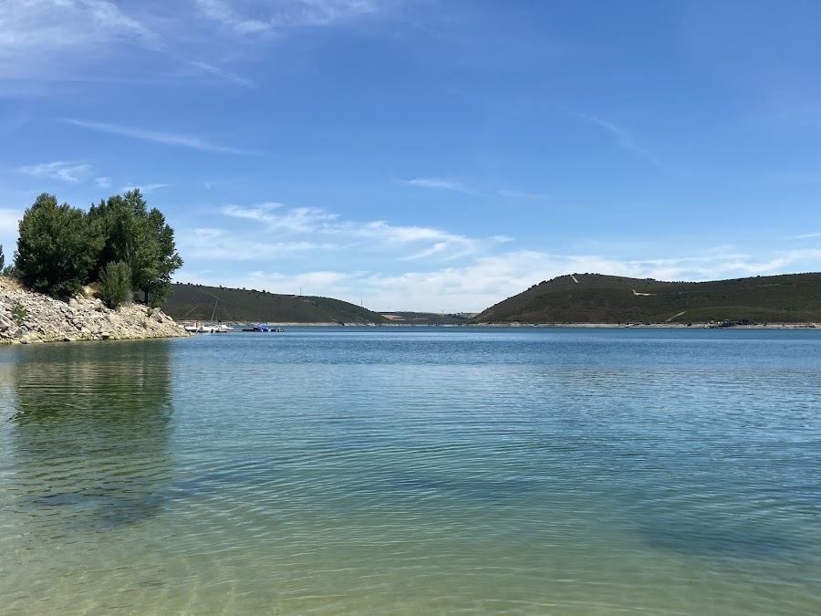 Playa fluvial de Ricobayo