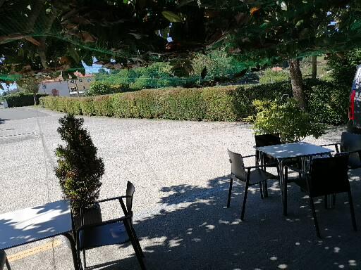 Bar Seara, Vila De Cruces