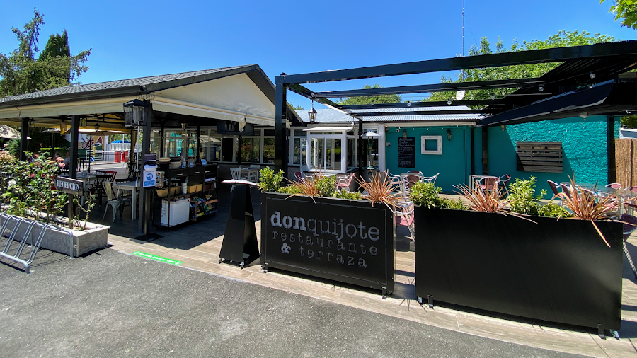 Don Quijote restaurante & terraza/ La Buena Vida Brunch & Amigos