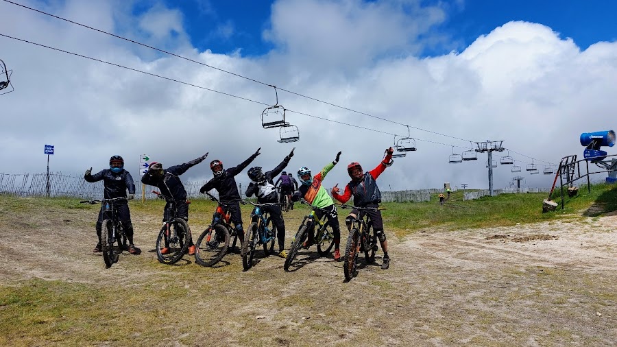 Estación de Esquí e Bike Park Manzaneda Estación de Montaña