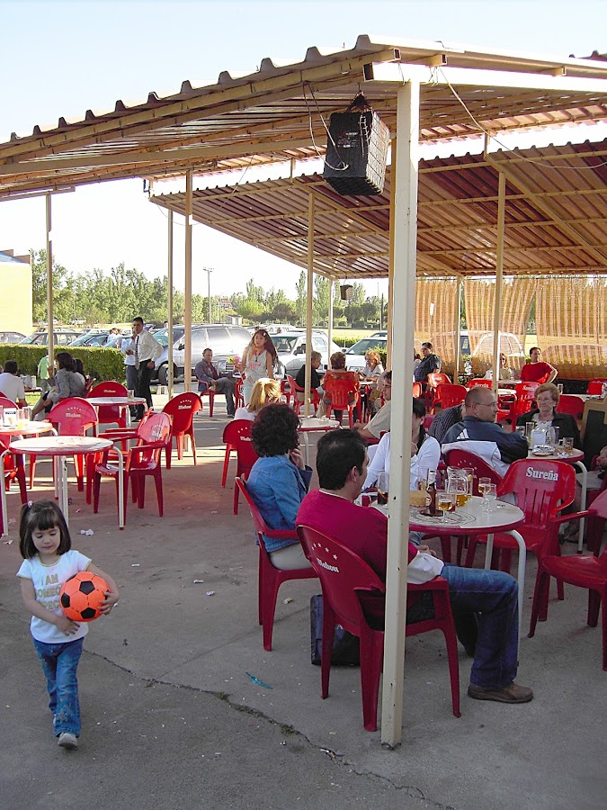 RESTAURANTE BAR LA VILLA | Restaurante en el río Tormes de Salamanca